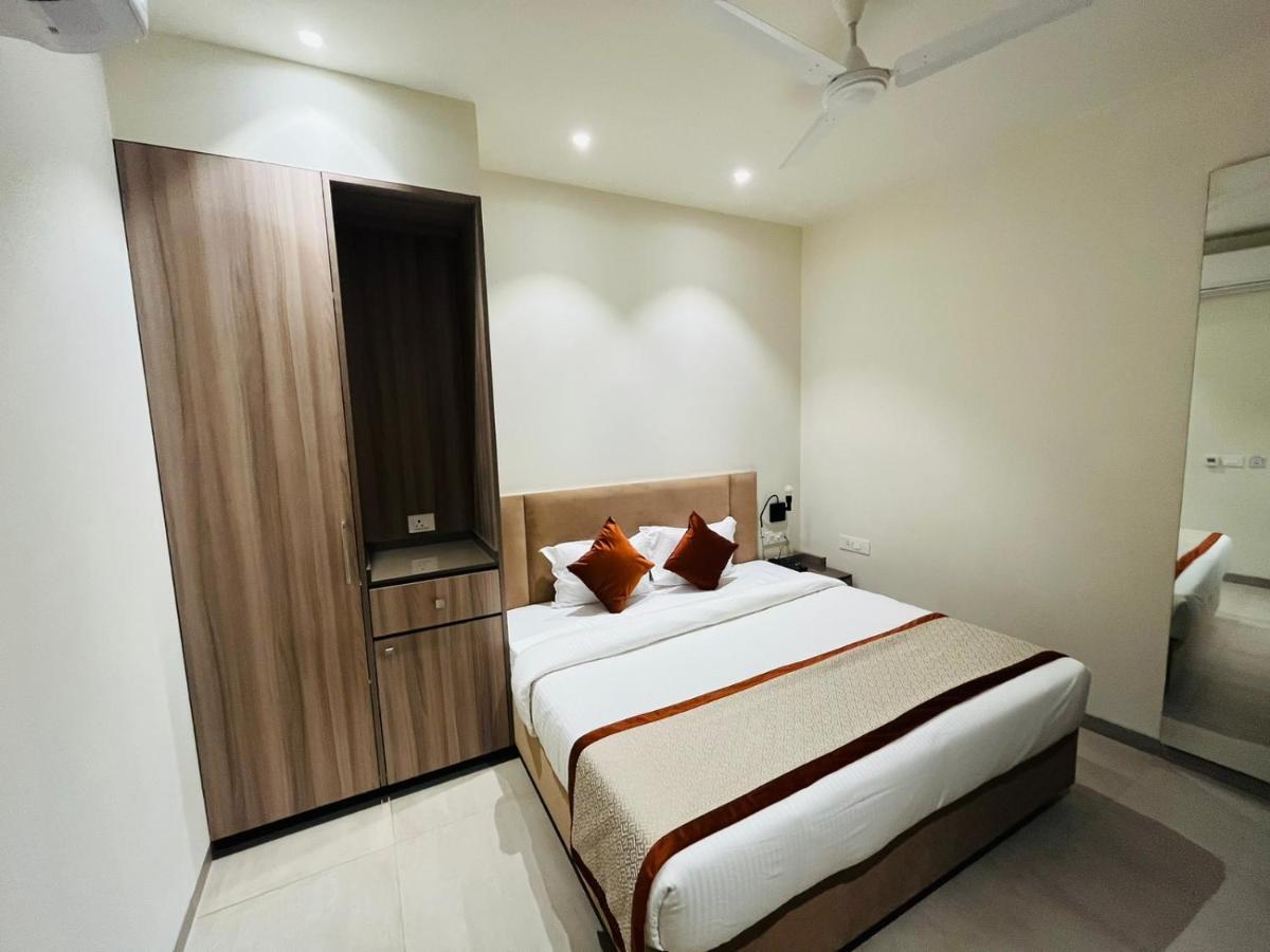 Hotel The Royal Vista 바라나시 외부 사진