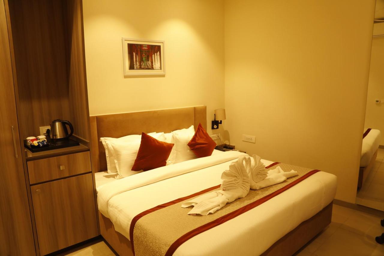 Hotel The Royal Vista 바라나시 외부 사진