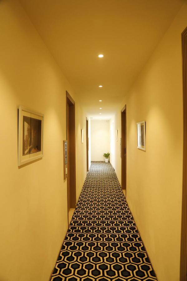 Hotel The Royal Vista 바라나시 외부 사진