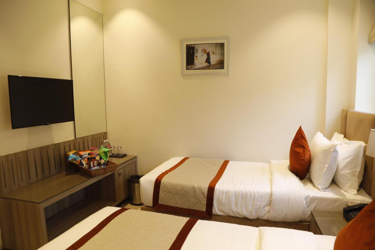 Hotel The Royal Vista 바라나시 외부 사진