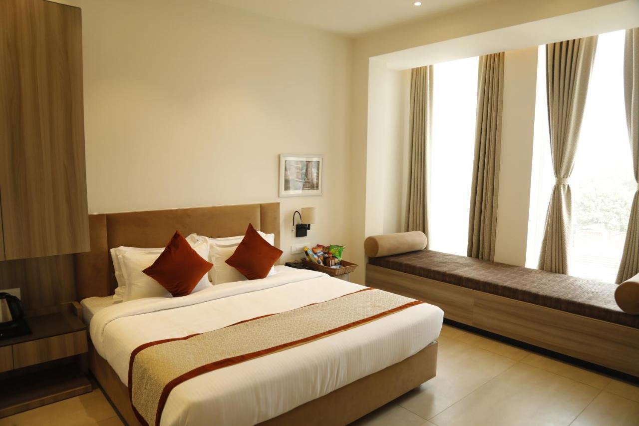 Hotel The Royal Vista 바라나시 외부 사진
