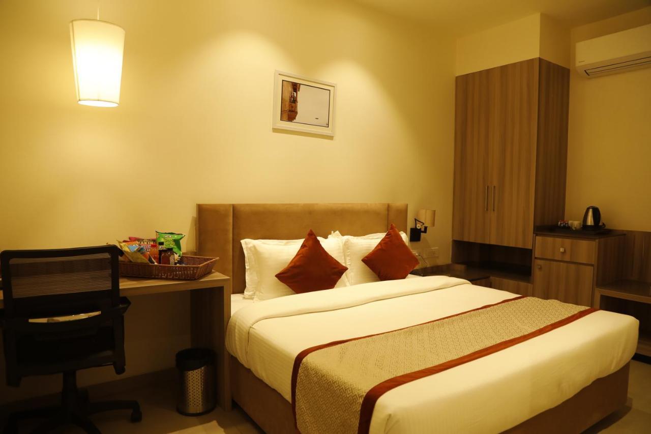 Hotel The Royal Vista 바라나시 외부 사진