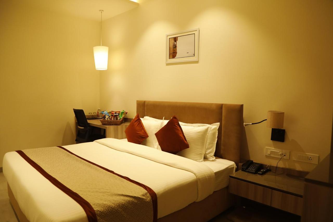 Hotel The Royal Vista 바라나시 외부 사진